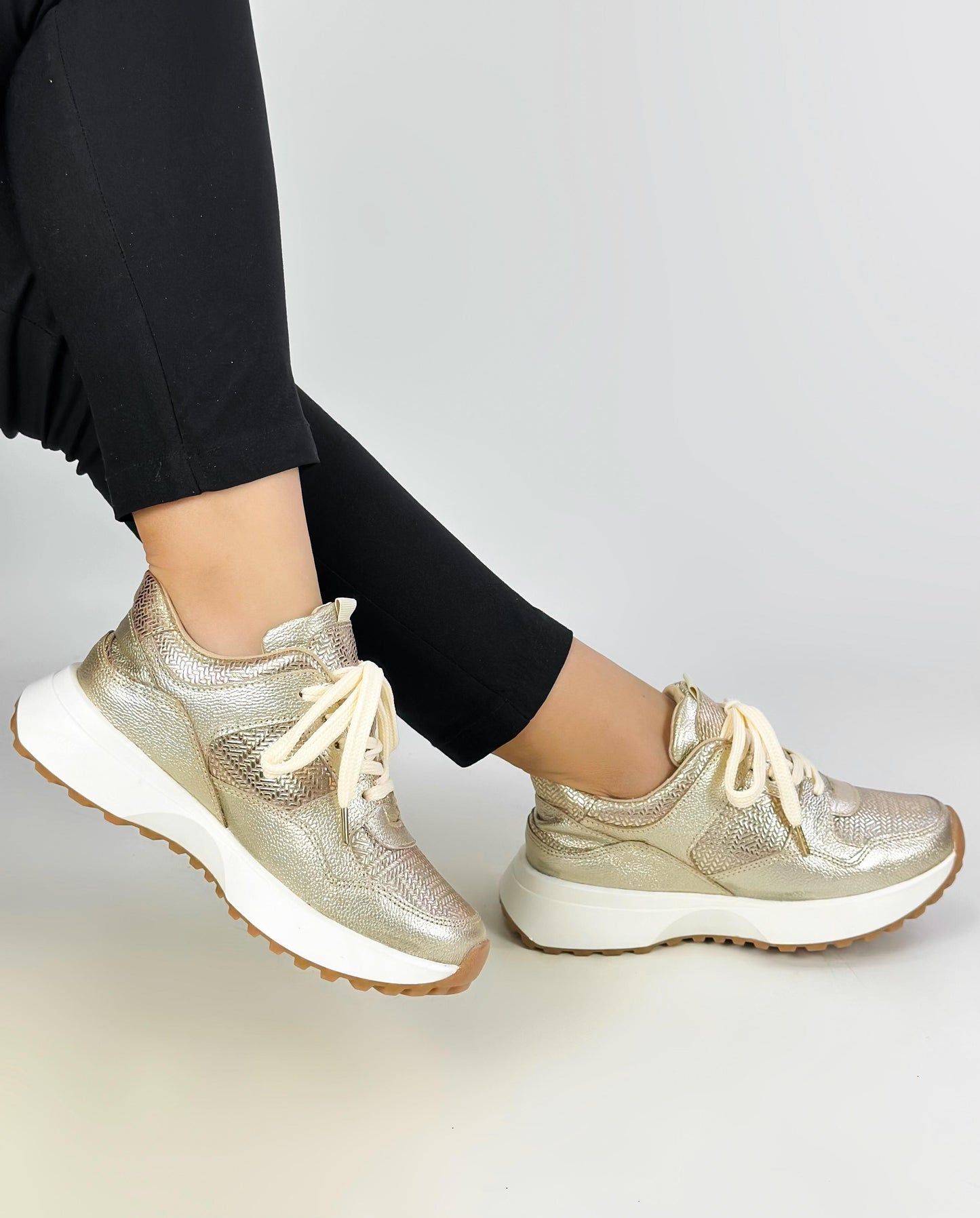 Tenias Alicia en Cuero 100 % - Elegancia y Comodidad