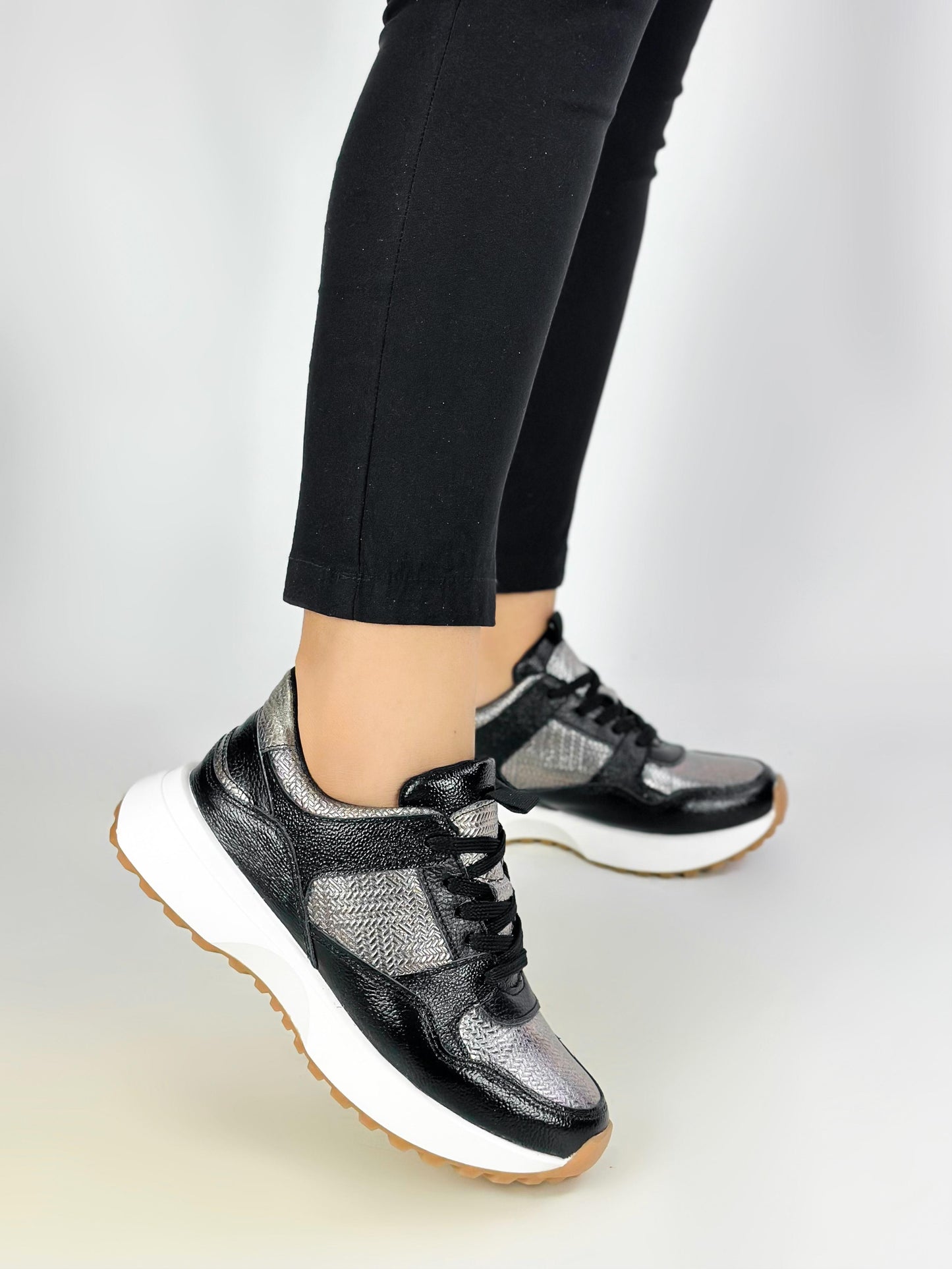 Tenias Alicia en Cuero 100 % - Elegancia y Comodidad