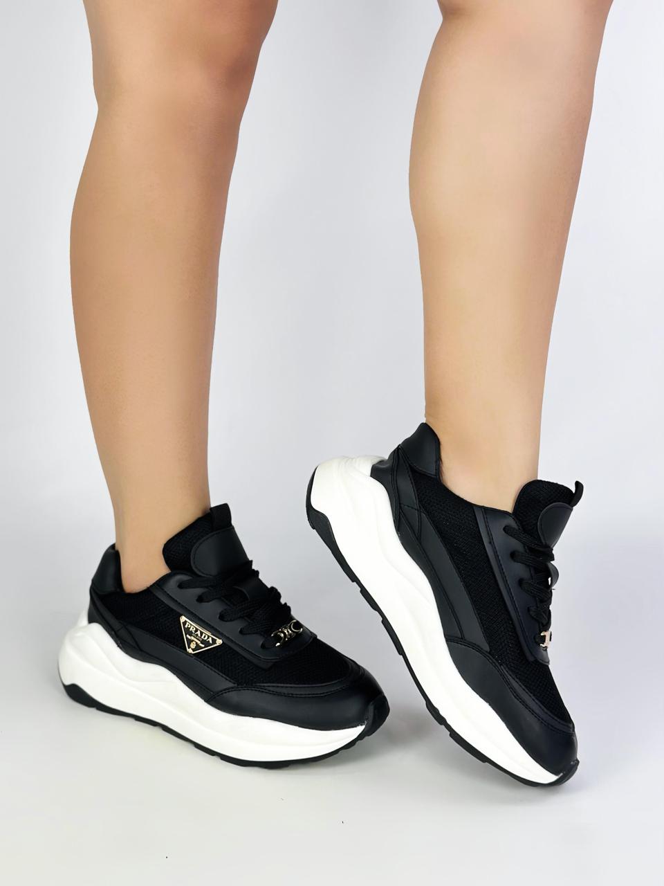 Tenis Sintético Carla – Elegancia y confort en cada movimiento