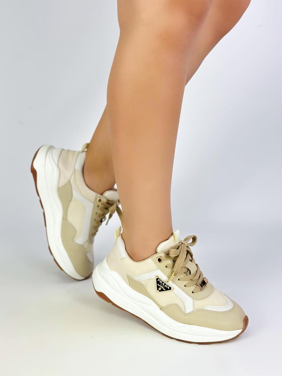 Tenis Sintético Carla – Elegancia y confort en cada movimiento