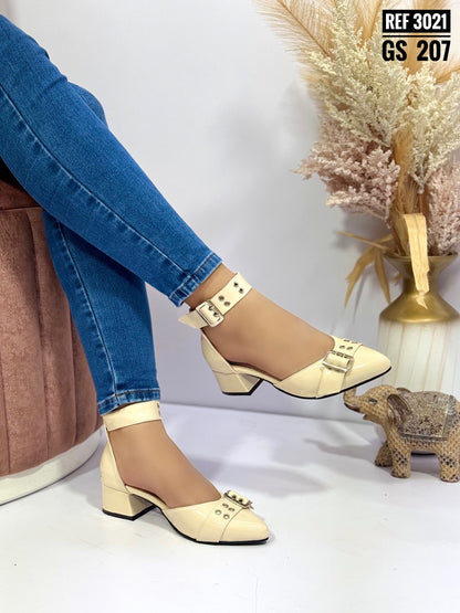 Tacón Urban Hebilla Doble – Estilo, Comodidad y Carácter Diario