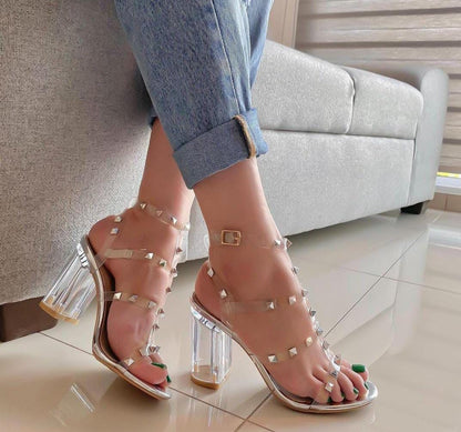 Sandalias Cristal Pirámides: Elegancia y Brillo Atemporal