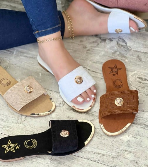 SANDALIA PLANA PUNTA DORADA VERSATILE