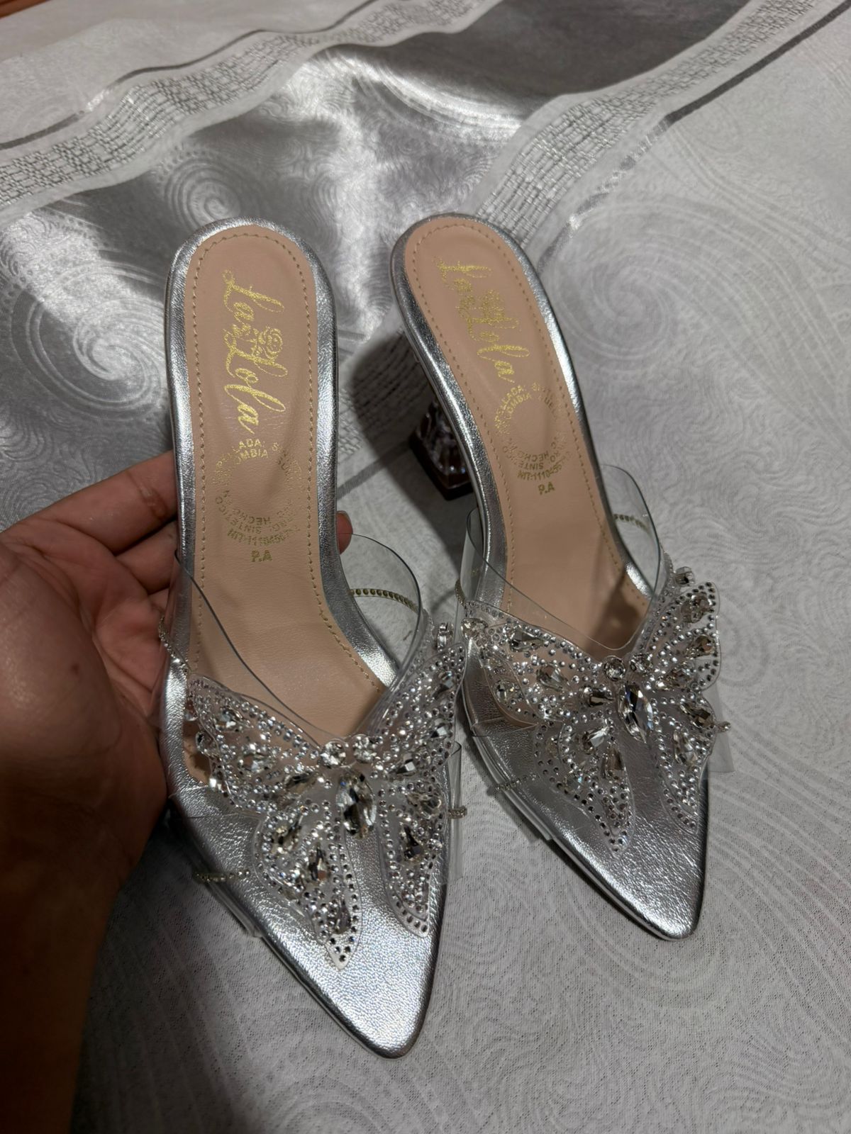 Tacones Mariposa Cristal – Sandalias Elegantes de Pedrería para Mujer