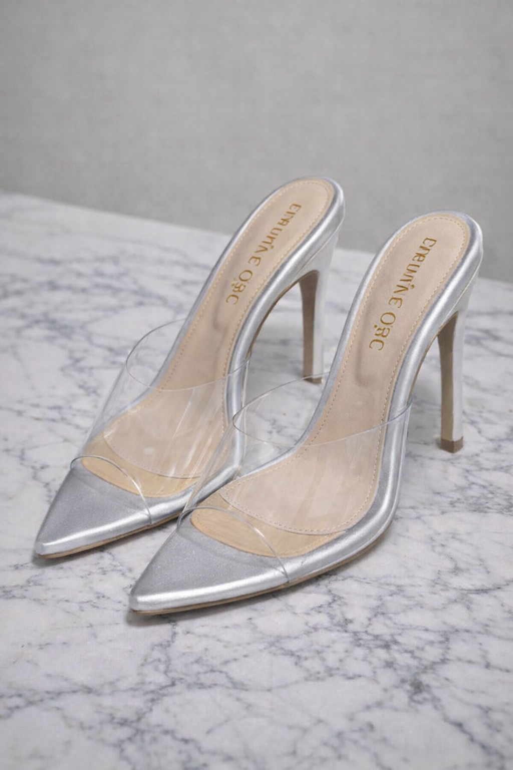 Tacones Cristal Bella – Tacón Alto Transparente de Punta Fina