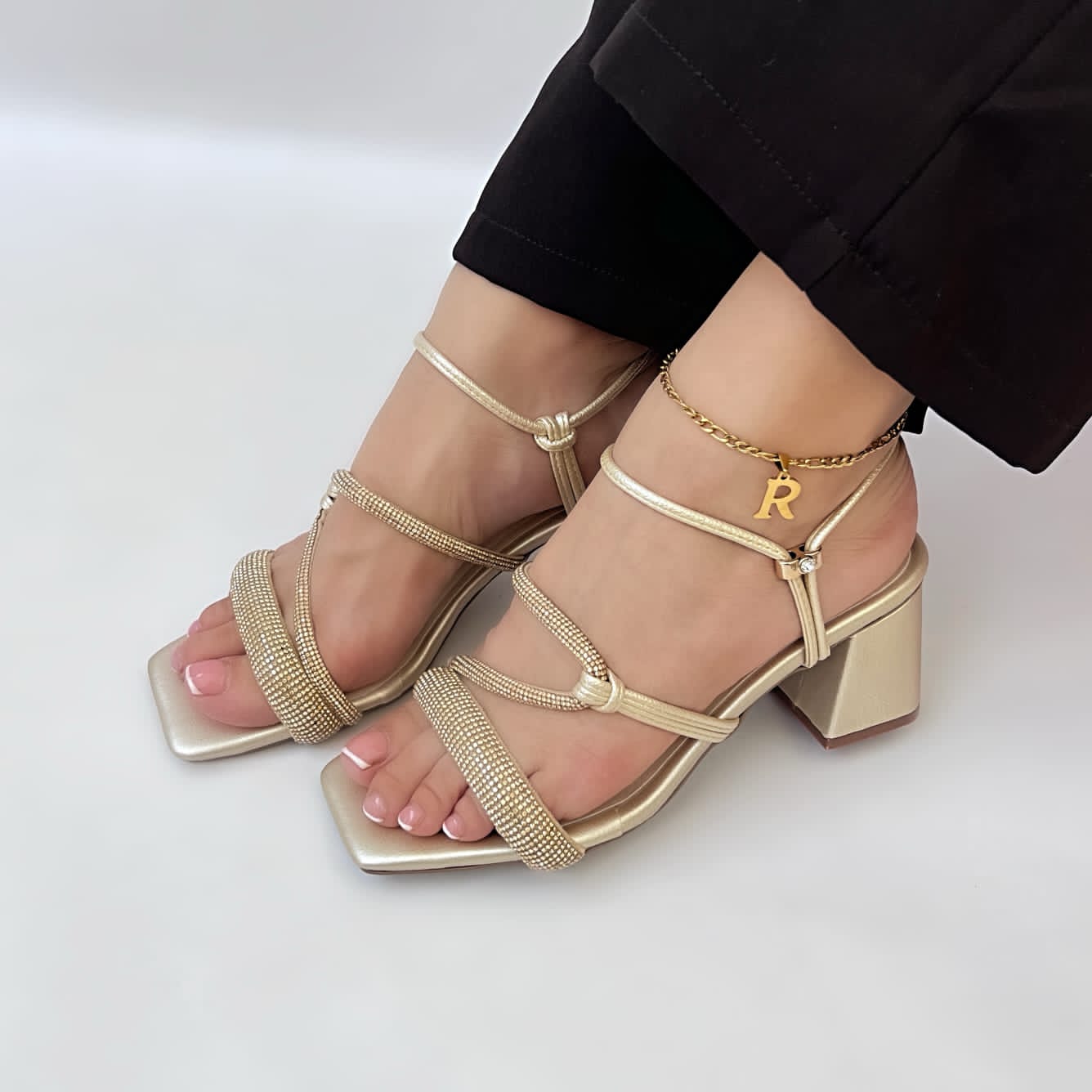 Sandalia Modern Walk: Elegancia y Comodidad en Cada Paso