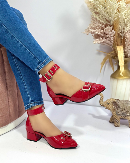 Tacón Urban Hebilla Doble – Estilo, Comodidad y Carácter Diario